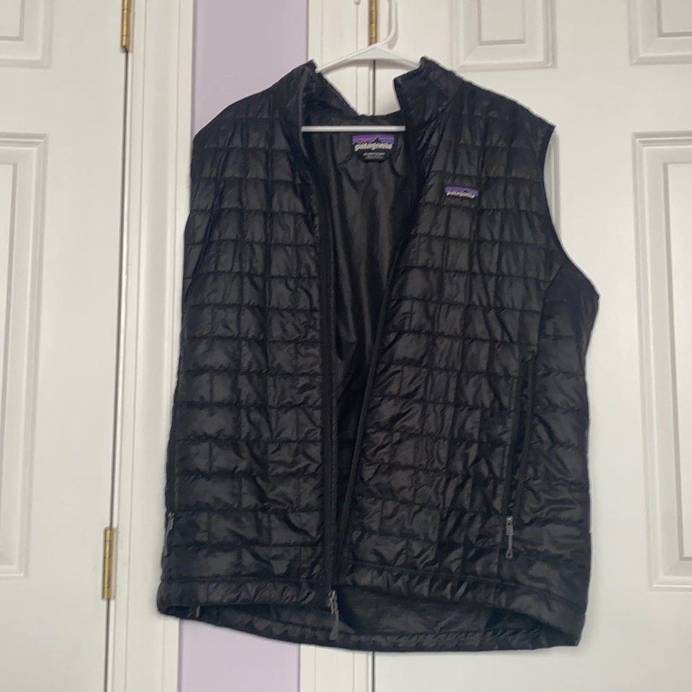 Men’s Patagonia vest.